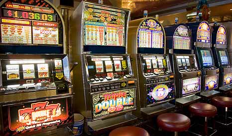 Jugadores de maquinas tragamonedas casino Golden Park 709730